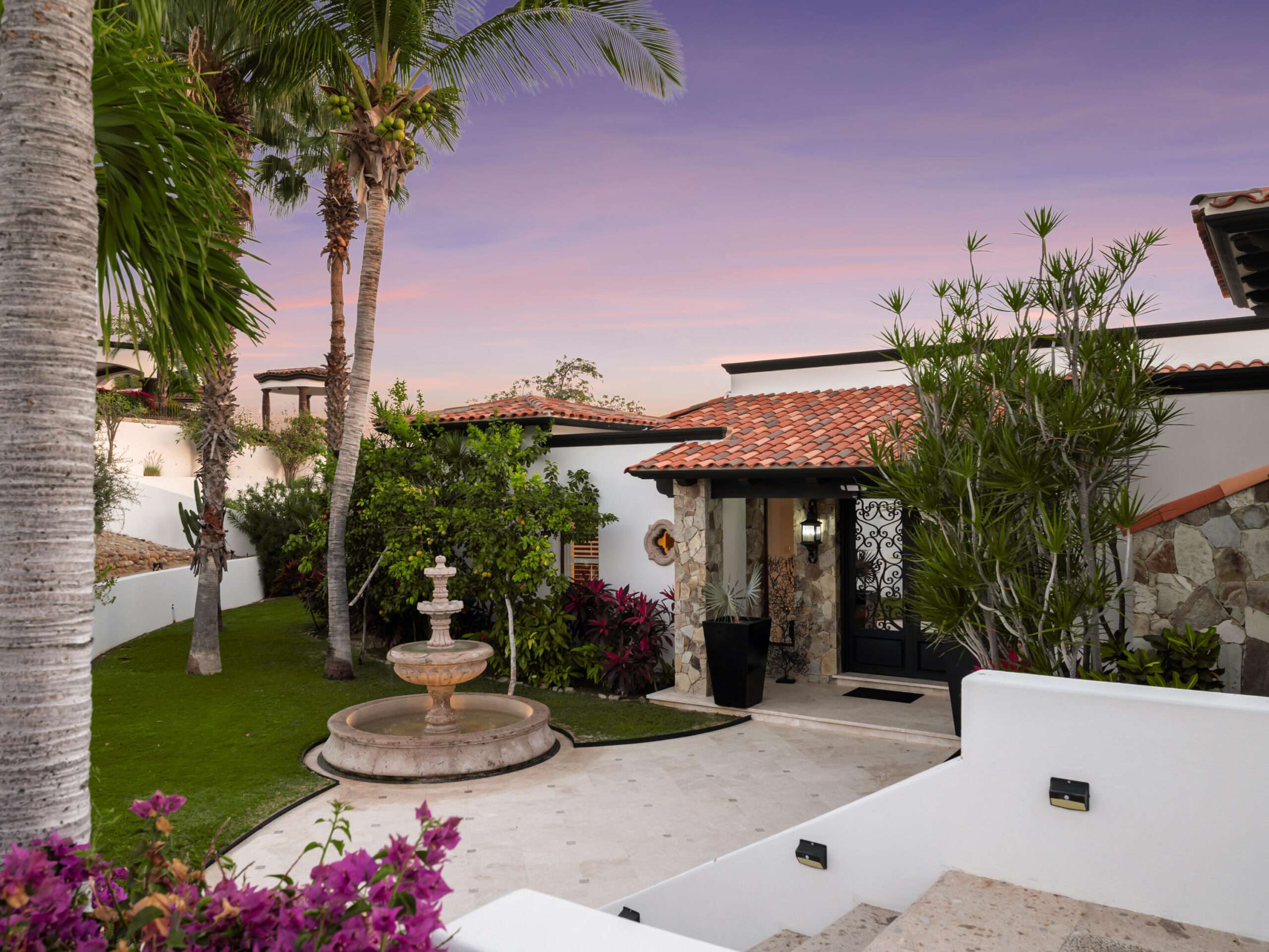 Puerto Los Cabos Fundadores Experience the pinnacle of coastal living at Casa Bokke, a stunning contemporary estate perched directly on the 4th hole of the Jack Nicklaus Signature Ocean Course. This residence perfectly balances the lush greens of world-class golf with unobstructed, ocean for sale