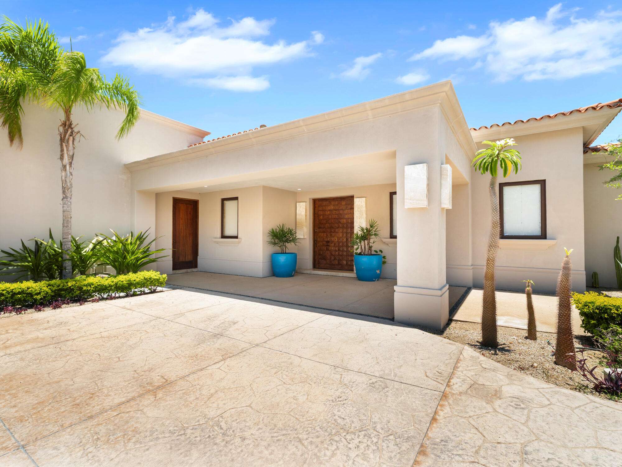 Puerto Los Cabos El Altillo Searching for a spacious luxury villa with exceptional style, partial ocean and mountain for sale