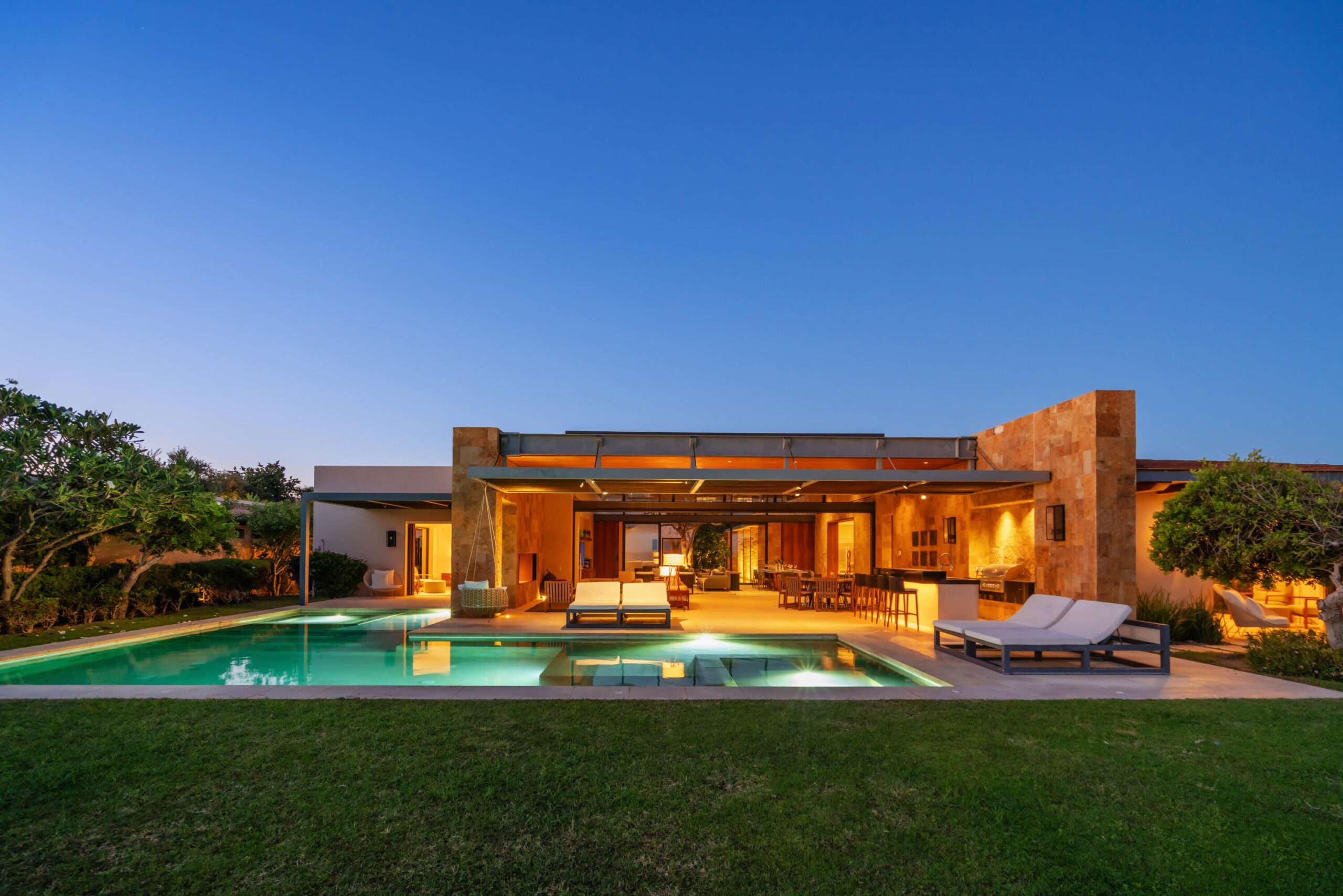 Puerto Los Cabos West Enclave Ritz-Carlton An extraordinary oceanfront residence in West Enclave - Ritz-Carlton Reserve, within the private community of Puerto Los Cabos, San José del Cabo. Designed by renowned architect Fernando de Haro, this ultra-luxury single-level villa offers panoramic Sea of Cortez for sale